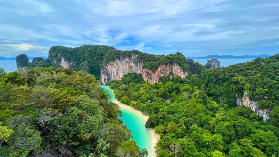 Krabi: 4 Islands & Ko Hong Private Long-tail Boat Tour - Koh Lading, the small cove called Paradise Island