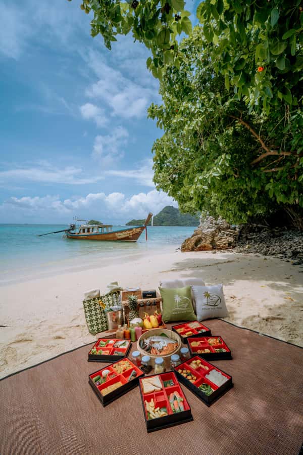 Krabi: 4-Islands Luxury Longtail Boat Private Half Day Tour - Service and communication