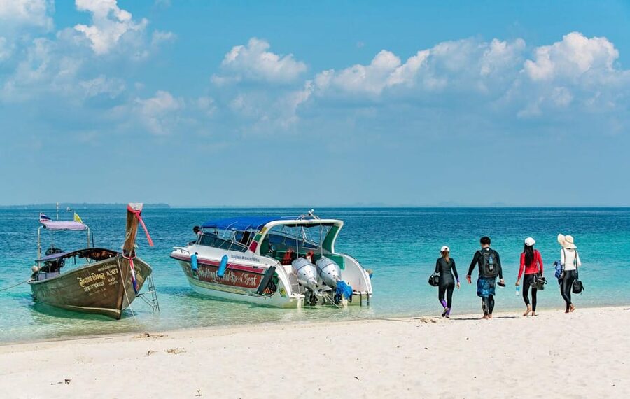 Krabi: 4 Islands & Thale Waek's Sandbar Tour By Speedboat - The 30-minute speedboat ride