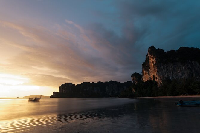 Krabi 7 Islands Snorkeling Sunset and Bioluminescence with dinner - Tang Ming Island and Chicken Island: your first swim