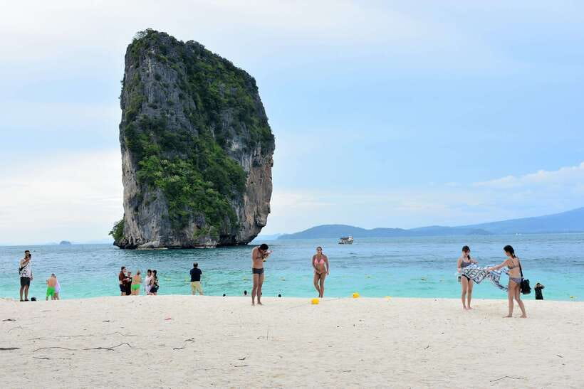 Krabi: 7 Islands Sunset Tour with Buffet Dinner & Snorkeling - Guides, group atmosphere, and comfort