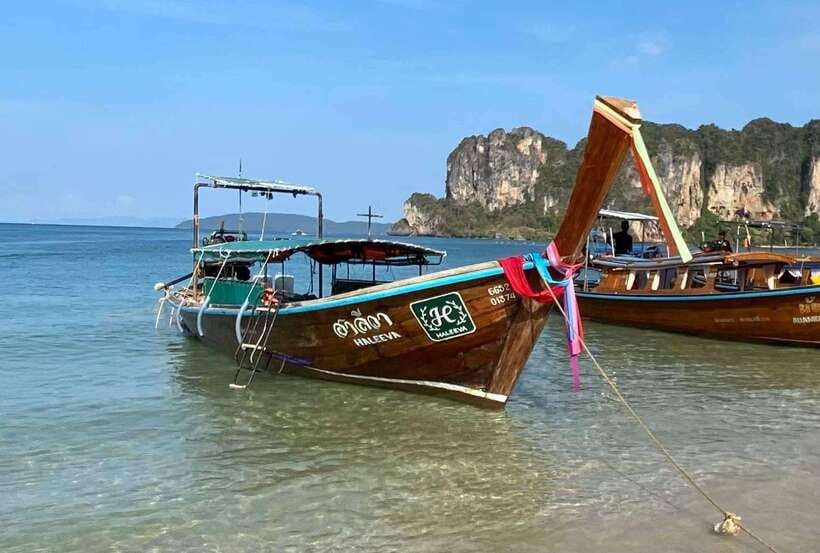 Krabi:Day Trip 4 Islands by Premium Longtail Boat with Lunch - Chicken Island and the famous chicken-shaped rock