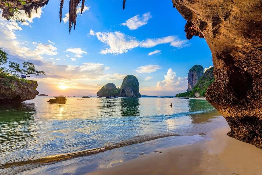 Krabi: Early Bird 4 Islands Snorkel Tour by Longtail Boat - Chicken Island and its famous rock profile