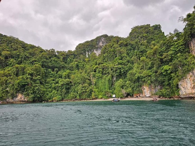 Krabi: Hong Island & 4 Islands Day Trip by Neptune Speedboat - Why this route works so well in one day