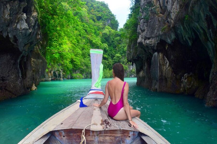 Krabi: Hong Islands Day Tour by Longtail Boat - Crowds, timing, and the group experience