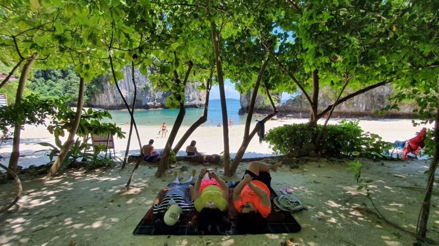 Krabi: Hong Islands Day Trip by Speedboat with Lunch - Pickup from Ao Nang, Krabi, and the beach resorts