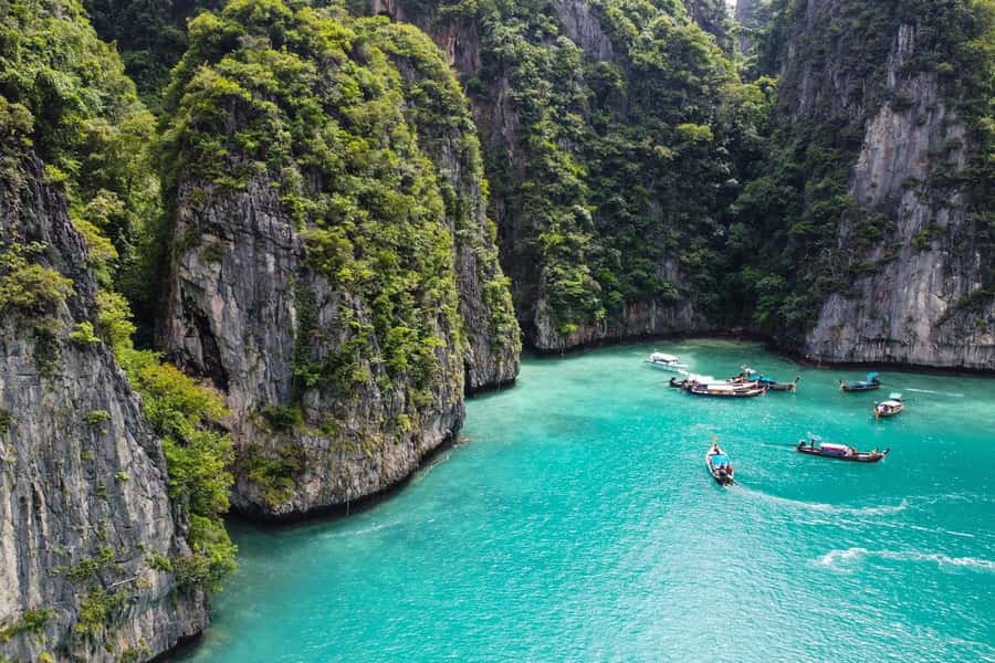 Krabi: Phi Phi Island Sunset Maya Bay and Four Islands Tour - Food, service, and comfort on the boat