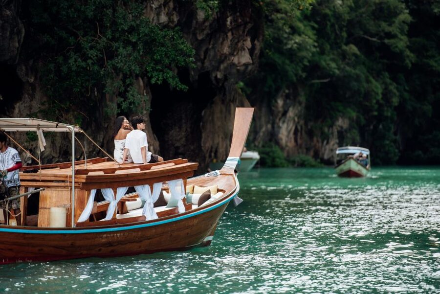 Krabi: Private Luxury Longtail Boat Island Hopping Tour - What food and drink are really like