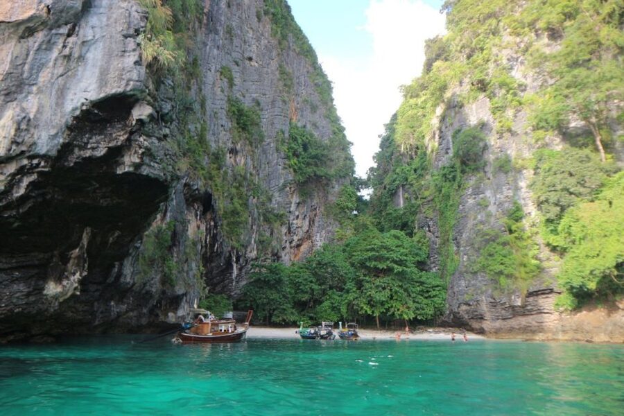 Krabi: Wonderful 4 Islands with Sunset Cruising Dinner - Dinner arrives as the sun goes down