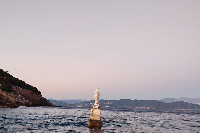 La Spezia & Portovenere boat tour and the 3 Islands with aperitif - Sailing through the Gulf of Poets
