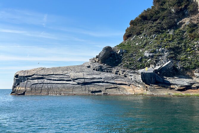 La Spezia & Portovenere boat tour and the 3 Islands with aperitif - Palmaria, Tino, and Tinetto from the water