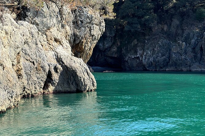 La Spezia & Portovenere boat tour and the 3 Islands with aperitif - Focaccia, wine, music, and the Ligurian mood
