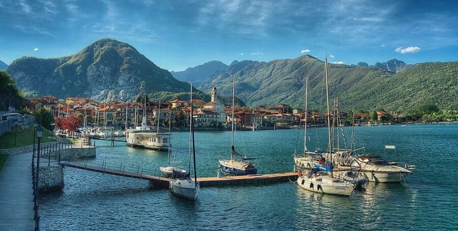 Lago Maggiore: 3 Borromean Islands Boat from Feriolo - Isola Pescatori feels more lived in