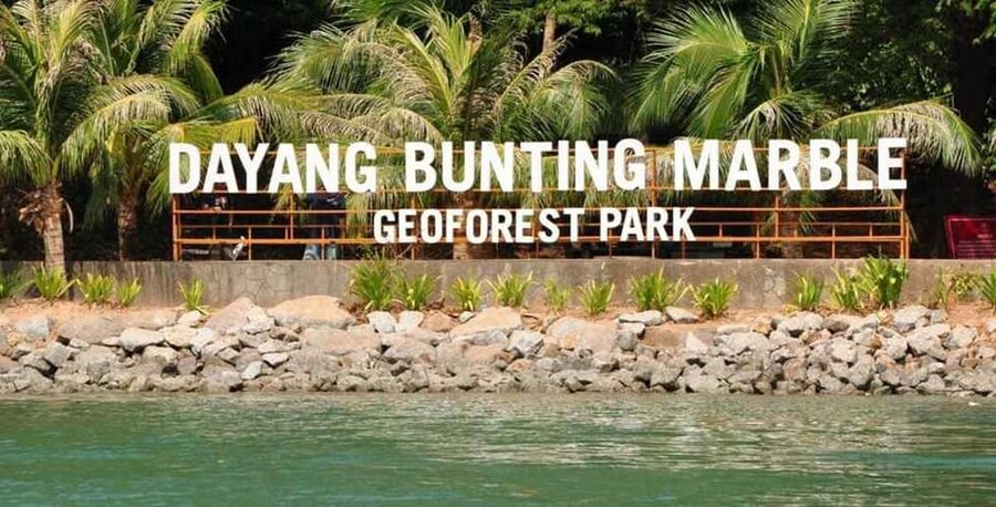 Langkawi: Island Hopping Shared Boat Tour - Pulau Singa Besar and the beach break