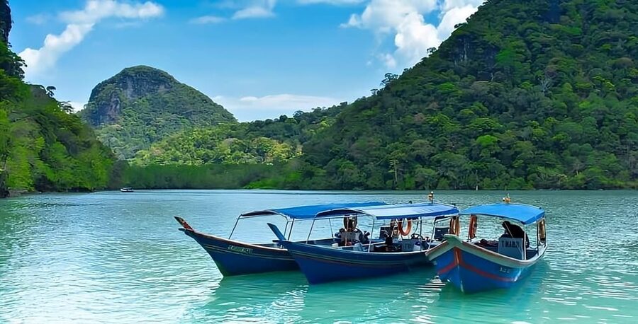 Langkawi: Island Hopping Shared or Private Boat Options - Starting the island circuit