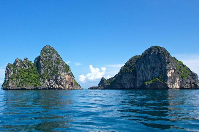 Lanta 4 Islands + Emerald Cave Snorkeling Tour - Boat comfort, group size, and safety