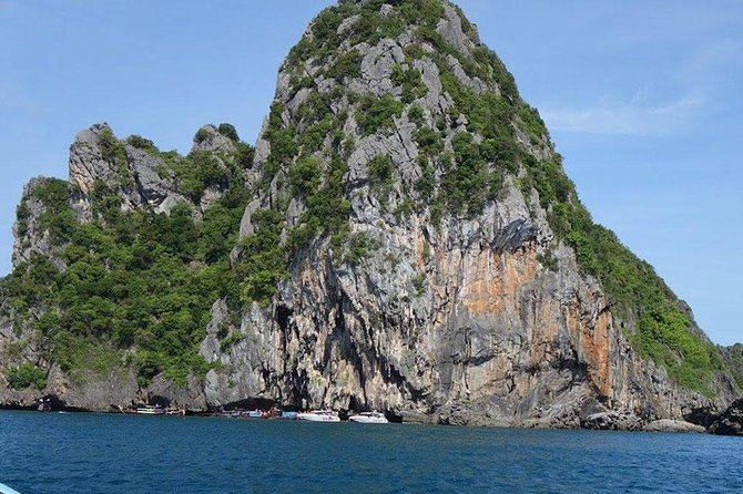 Lanta 4 Islands + Emerald Cave Snorkeling Tour - Ko Ngai: clear water and white sand
