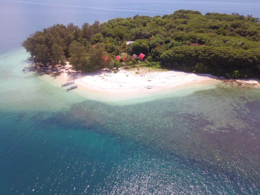 Lombok Secret Gili: Island Hopping & Snorkelling Trip - Gili Sudak: Beach Time and a Local Lunch