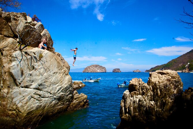 Los Arcos 5 islands Snorkeling Cliff Jumping and Hidden Beach - Playa Mismaloya brings the local setting