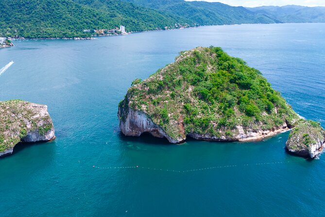 Los Arcos Snorkeling & 5 Island Adventure - Meeting up near the Romantic Zone