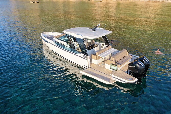 Luxury cruise to the archipelago of La Maddalena and Costa Smeralda - Why this private Sardinian boat day works