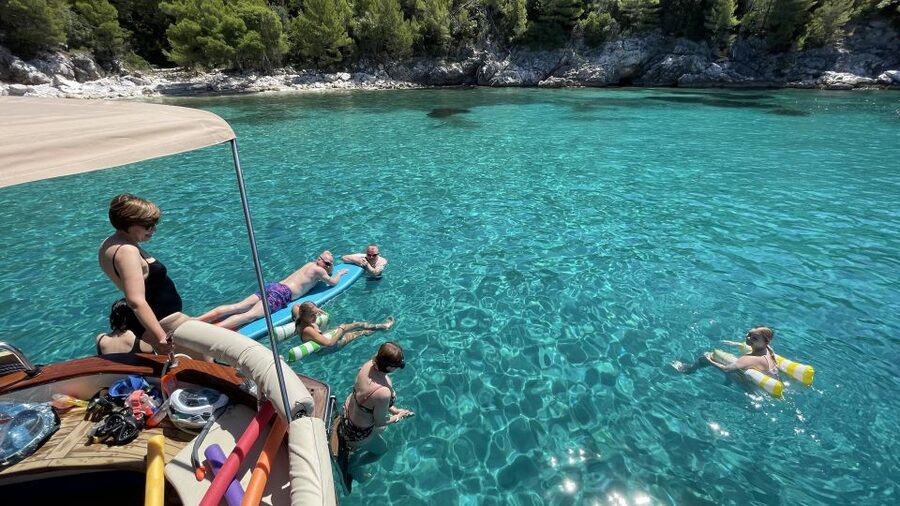Luxury Private Boat Tour to Elaphiti Islands (4 hours) - Captain Robert and the private-tour advantage