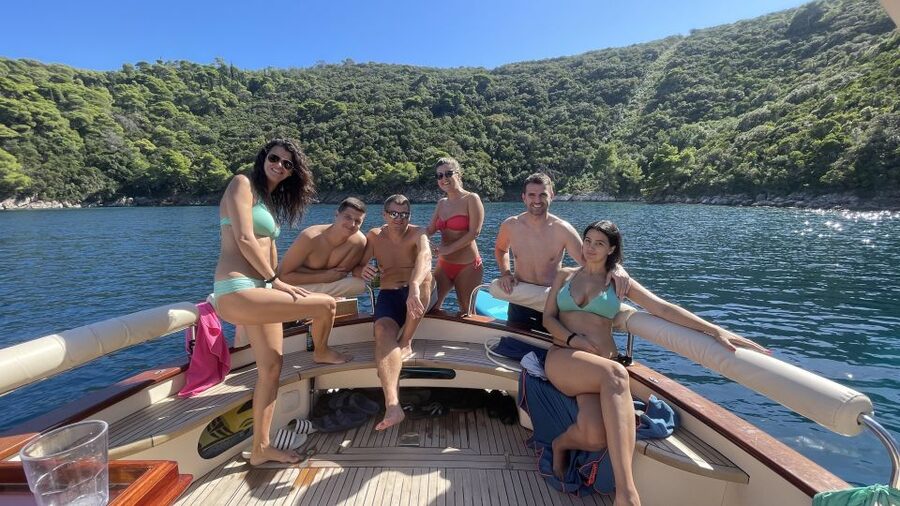 Luxury Private Boat Tour to Elaphiti Islands (4 hours) - Who should book this private cruise