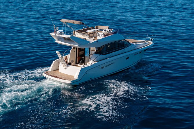 Luxury sunset cruise in Dubrovnik - Returning under the evening sky