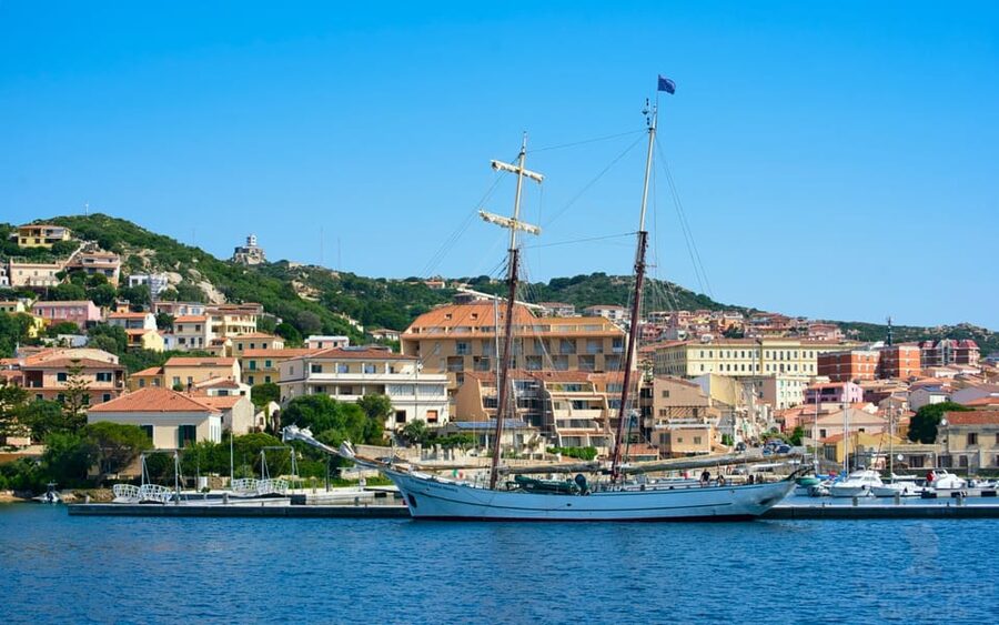Maddalena archipelago - Leaving Santa Teresa Gallura at 9:00 am