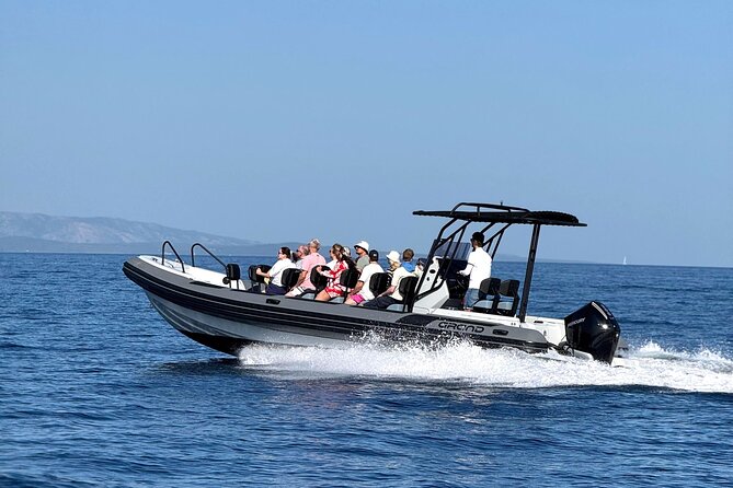 Makarska: 3-Island Speedboat Tour with Cave and Blue Lagoon - Jelsa gives the day a needed pause