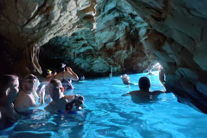 Makarska: 3 Island Speedboat Tour with Little Blue Cave & Lagoon - Key details that shape the day
