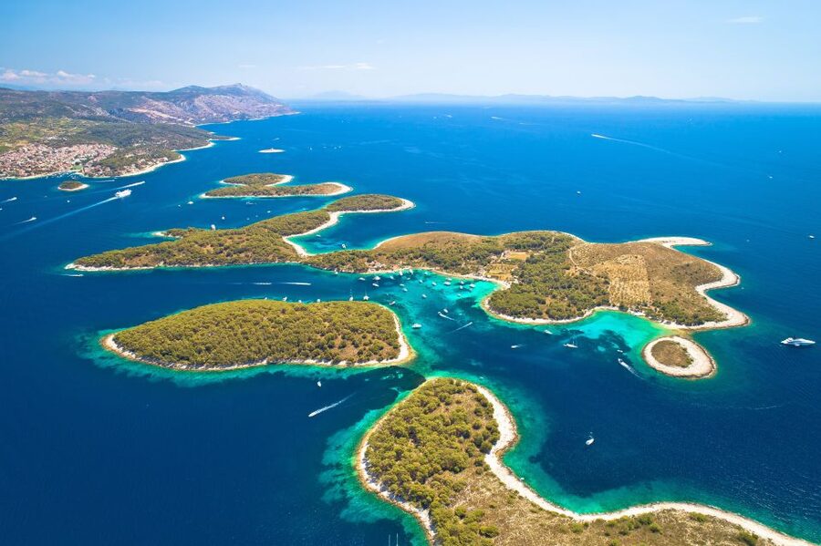 Makarska: 5-Islands Tour, Blue Cave, Vis, Hvar & Brač - Puntica Bay on Brač