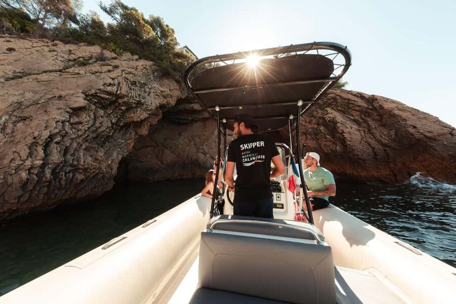 Marseille: Frioul Islands Boat Tour with Swim Stop - Finding the boat behind the Mucem