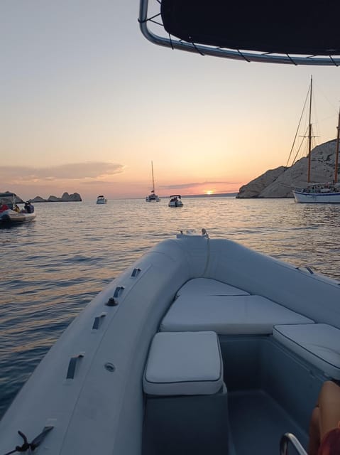Marseille: Sunset Frioul Archipelago Boat Cruise - Vallon des Auffes and the Kennedy Corniche