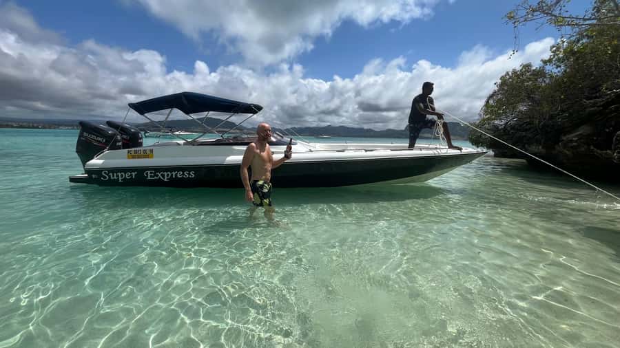Mauritius 5 Islands Hopping Tours - PRIVATE BOAT - Snorkeling, swimming, and Ile aux Cerfs