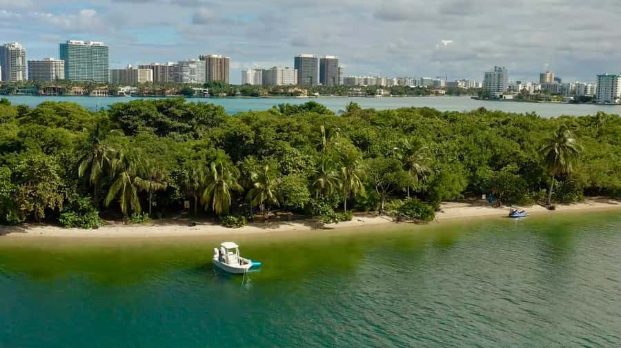 Miami: 4-Hour Island Hopping Boat Trip with Water Toys - Leaving from Bay Harbor near Fontainebleau