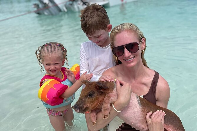Nassau: 3 islands Pigs,Turtles,Snorkel & Beach Club with lunch - The captains make a real difference