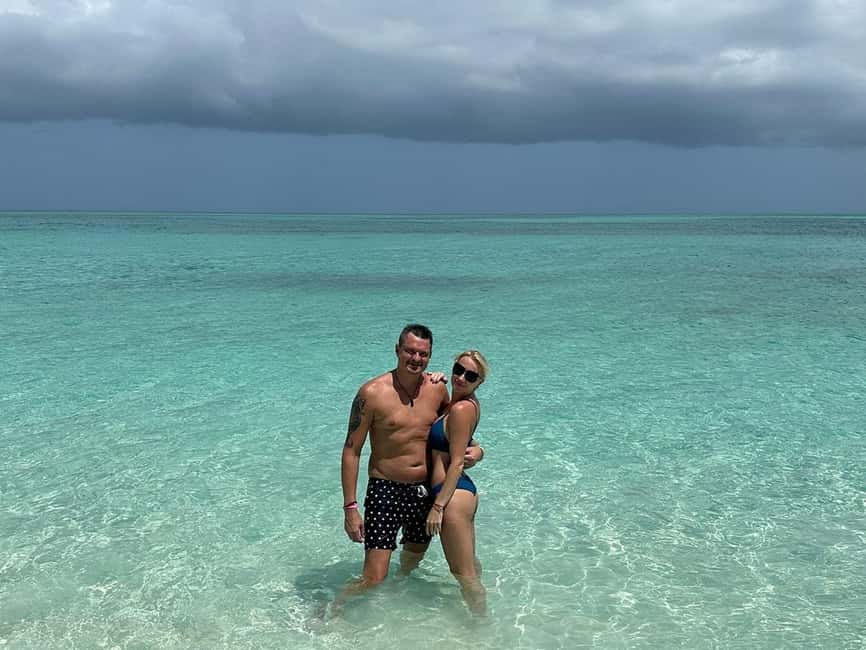Nassau: Island Hopping Boat Trip with Lunch & Drinks - Crew quality varies by departure