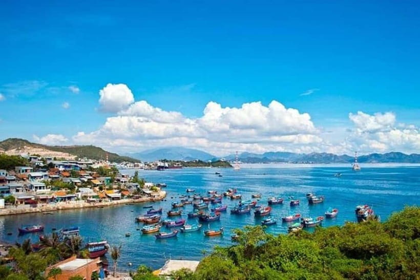 Nha Trang: 3 Islands Tour with Mud or Beach Fun - Starting with the hotel pickup and canoe ride