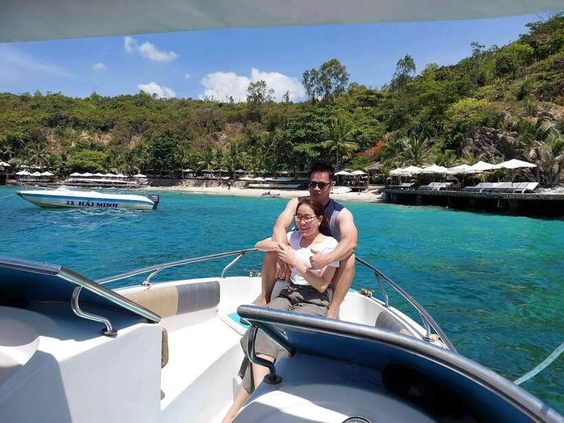 Nha Trang: Island Hopping Boat Tour with Snorkeling & Lunch - Sailing Into Nha Trang Bay