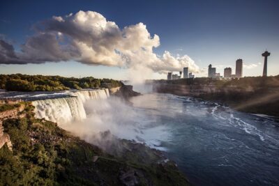 Niagara Falls, Toronto and 1000 Islands, 3 Day Tour from NYC