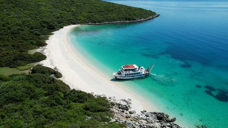 Nydri: Island Hopping Boat Cruise with Beach BBQ Lunch - Four reasons this Nydri cruise deserves a place on your itinerary