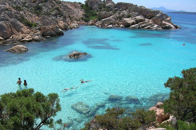 Olbia : Magdalene Archipelago Boat Tour + transfer included - The return route is part of the tour