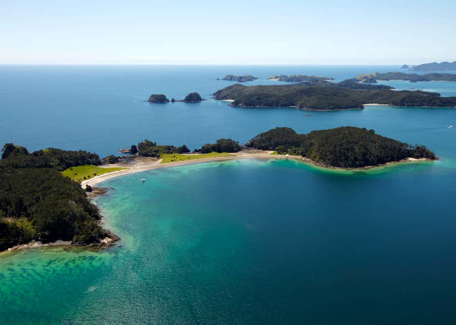 Paihia/Russell: Hole in the Rock Cruise with 2 Island Stops - Urupukapuka Island: Swim, Snorkel, and Eat