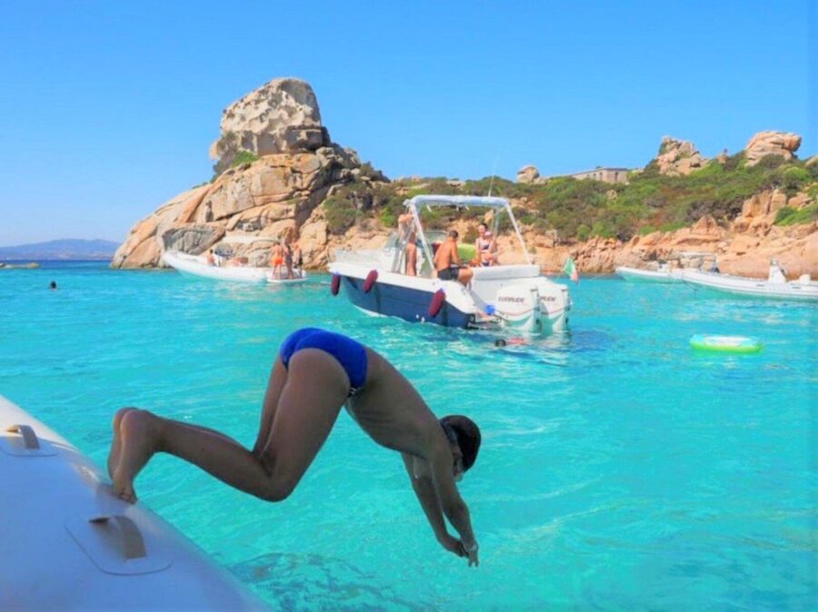 Palau: Dinghy tour in La Maddalena Archipelago - The boat, skipper, and on-board comfort