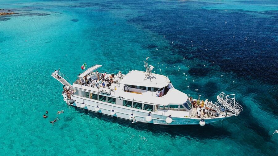 Palau: La Maddalena Archipelago and Caprera Island Boat Tour - La Maddalena town and the Caruggi