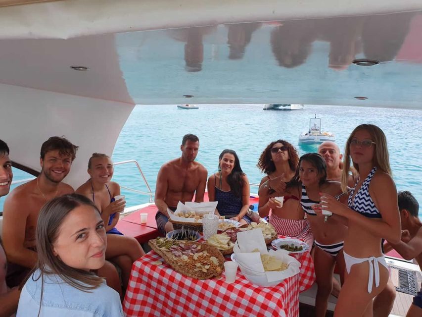 Palau: La Maddalena Archipelago Cruise with Lunch and Drinks - Why this Palau cruise works well