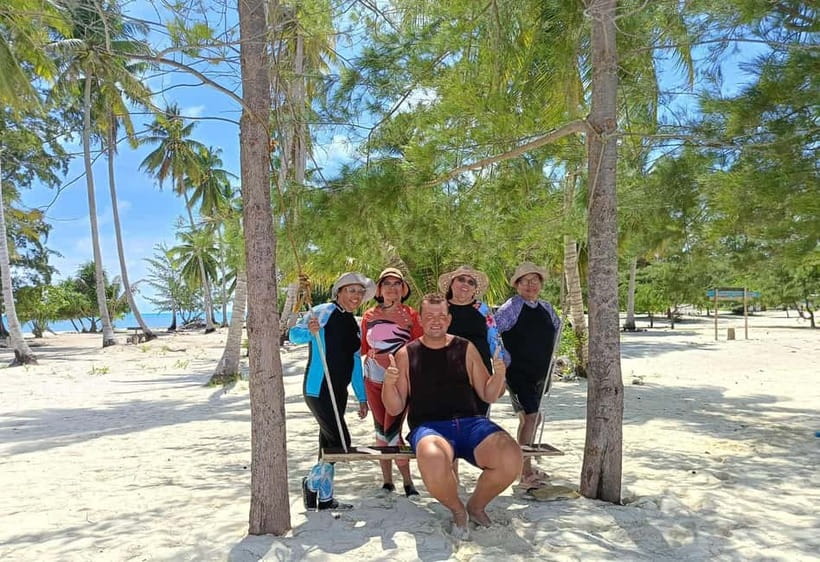 PALAWAN: Balabac Island Hopping with Full board Meals - Sleeping and eating without resort comforts