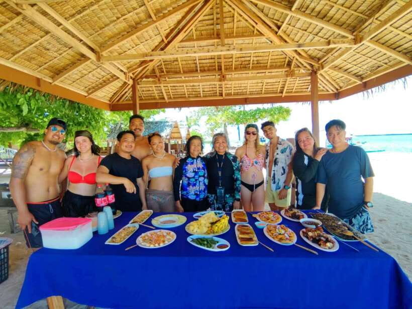 Palawan: Honda Bay Island Hopping Cruise - Starfish Island and the first taste of the bay