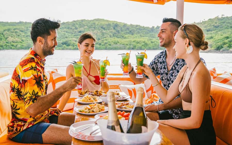 Pattaya: 2 Islands one day trip on Catamaran with Lunch - The best parts of the day